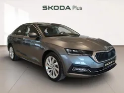 Gris/plata Usado 2022 Skoda Octavia Style | 32.000 €