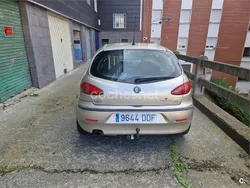 Beige Usado 2004 Alfa Romeo 147 Distinctive Utilitario | 2600 €