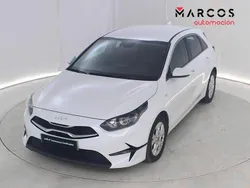 Blanco Usado 2024 Kia Ceed Berlina | 21.000 € (Precio justo)