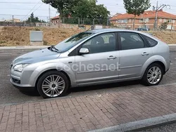 Gris / plata Usado 2007 Ford Focus Ghia Berlina | 2650 € (Precio justo)