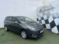 Gris Usado 2014 Peugeot 5008 Allure Monovolumen | 9490 € (Precio justo)