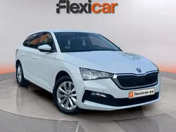 Blanco Usado 2023 Skoda Scala Ambition Utilitario | 14.990 € (Precio justo)