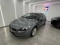 Gris / plata Usado 2016 Volvo V40 Momentum Familiar | 10.500 € (Precio justo)