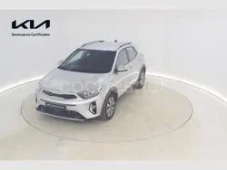 Gris / plata Usado 2024 Kia Stonic SUV | 20.599 € (Precio justo)