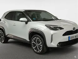 Blanco Usado 2023 Toyota Yaris Cross Plus SUV | 19.100 €