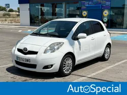Blanco Usado 2009 Toyota Yaris Berlina | 6990 € (Precio justo)