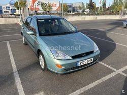 Verde Usado 2001 Ford Focus Ambiente Berlina | 3200 € (Precio justo)