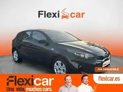 Amarillo Usado 2023 Kia Ceed Berlina | 15.990 €