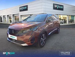 Naranja Usado 2023 Peugeot 5008 Allure Monovolumen | 33.395 € (Caro)