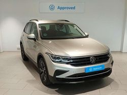 Plateado Usado 2024 VW Tiguan Life SUV | 35.000 € (Un poco caro)