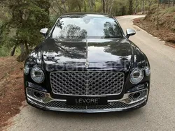 Azul Usado 2023 Bentley Flying Spur Mulliner Berlina | 229.000 €