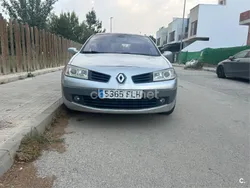 Gris / plata Usado 2007 Renault Mégane II Dynamique Berlina | 2400 € (Super precio)