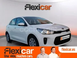 Blanco Usado 2017 Kia Rio Berlina | 9490 € (Precio justo)