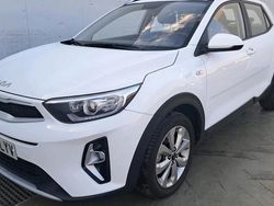 Usado 2022 Kia Stonic Plus SUV | 15.790 € (Buen precio)