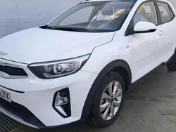 Usado 2022 Kia Stonic Plus SUV | 15.490 € (Buen precio)