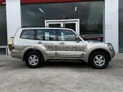 Beige Usado 2001 Mitsubishi Montero SUV | 15.999 € (Caro)