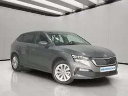 Gris / plata Usado 2024 Skoda Scala Ambition Utilitario | 19.990 € (Precio justo)