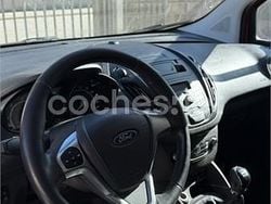 Rojo Usado 2015 Ford Tourneo Courier Ambiente Monovolumen | 8800 € (Buen precio)