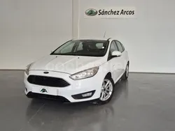Blanco Usado 2015 Ford Focus Trend Berlina | 9900 € (Precio justo)