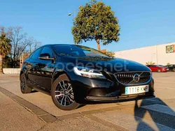 Negro Usado 2018 Volvo V40 Momentum Familiar | 12.490 € (Precio justo)