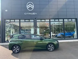Verde Usado 2023 Peugeot 308 Allure Berlina | 18.500 € (Precio justo)