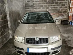 Beige Usado 2004 Skoda Fabia Sport Berlina | 4000 € (Precio justo)
