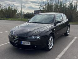 Negro Usado 2005 Alfa Romeo 147 Distinctive Utilitario | 3650 € (Precio justo)