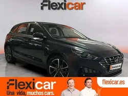 Gris Usado 2023 Hyundai i30 Berlina | 17.090 € (Precio justo)