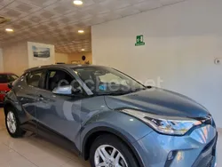 Gris / plata Usado 2023 Toyota C-HR Active SUV | 22.995 € (Buen precio)