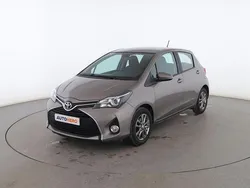 Gris Usado 2015 Toyota Yaris Active Utilitario | 11.399 € (Precio justo)
