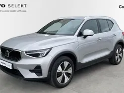 Plateado Usado 2023 Volvo XC40 Core SUV | 32.990 € (Un poco caro)