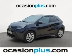 Negro Usado 2024 Toyota Aygo Play Utilitario | 16.355 € (Precio justo)