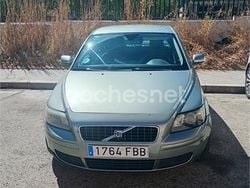 Verde Usado 2007 Volvo S40 Momentum Berlina | 3300 €