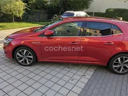 Rojo Usado 2017 Renault Mégane IV Bose Edition Berlina | 13.850 € (Precio justo)