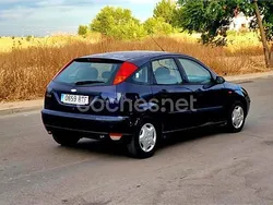 Azul Usado 2002 Ford Focus Trend Berlina | 1790 € (Precio justo)