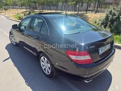 Negro Usado 2008 Mercedes C280 Elegance Berlina | 9999 €