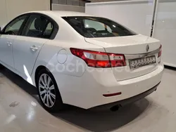 Blanco Usado 2011 Renault Latitude Initiale Berlina | 8300 €