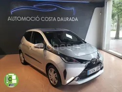 Gris / plata Usado 2016 Toyota Aygo X-play Utilitario | 8900 € (Precio justo)
