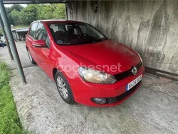 Rojo Usado 2009 VW Golf VI Advance Berlina | 8500 € (Precio justo)
