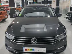Gris Usado 2023 VW Passat Executive Familiar | 36.900 € (Precio justo)
