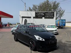 Negro Usado 2016 Peugeot 208 GTi by Peugeot Sport Utilitario | 19.990 €
