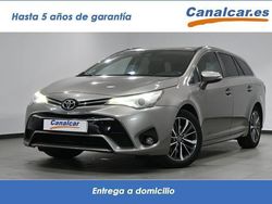 Marrón Usado 2015 Toyota Avensis Executive Familiar | 9131 € (Precio justo)
