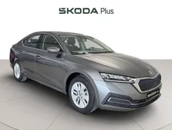 Gris Usado 2024 Skoda Octavia Ambition Berlina | 24.990 € (Un poco caro)