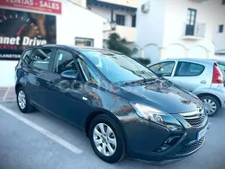 Gris / plata Usado 2017 Opel Zafira Tourer Expression Monovolumen | 10.900 € (Precio justo)