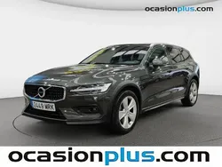 Gris Usado 2021 Volvo V60 CC Pro Familiar | 32.719 € (Precio justo)