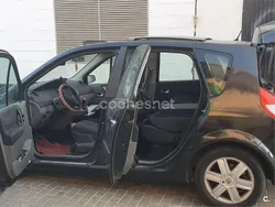 Negro Usado 2005 Renault Scénic II Dynamique Monovolumen | 3050 € (Precio justo)