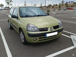 Verde Usado 2004 Renault Clio II Authentique Berlina | 2200 € (Buen precio)