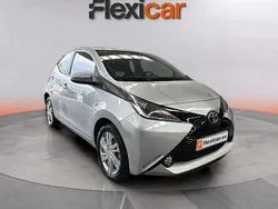 Gris Usado 2016 Toyota Aygo X-play Utilitario | 8390 € (Precio justo)