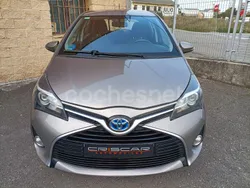 Gris / plata Usado 2015 Toyota Yaris Hybrid Advance Berlina | 10.900 € (Un poco caro)