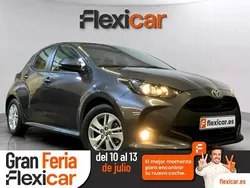 Gris Usado 2024 Toyota Yaris Edition Berlina | 18.990 € (Precio justo)